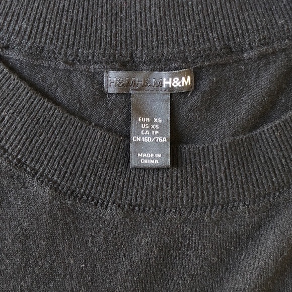 H&M Short Sleeve Top - Picture 3 of 3